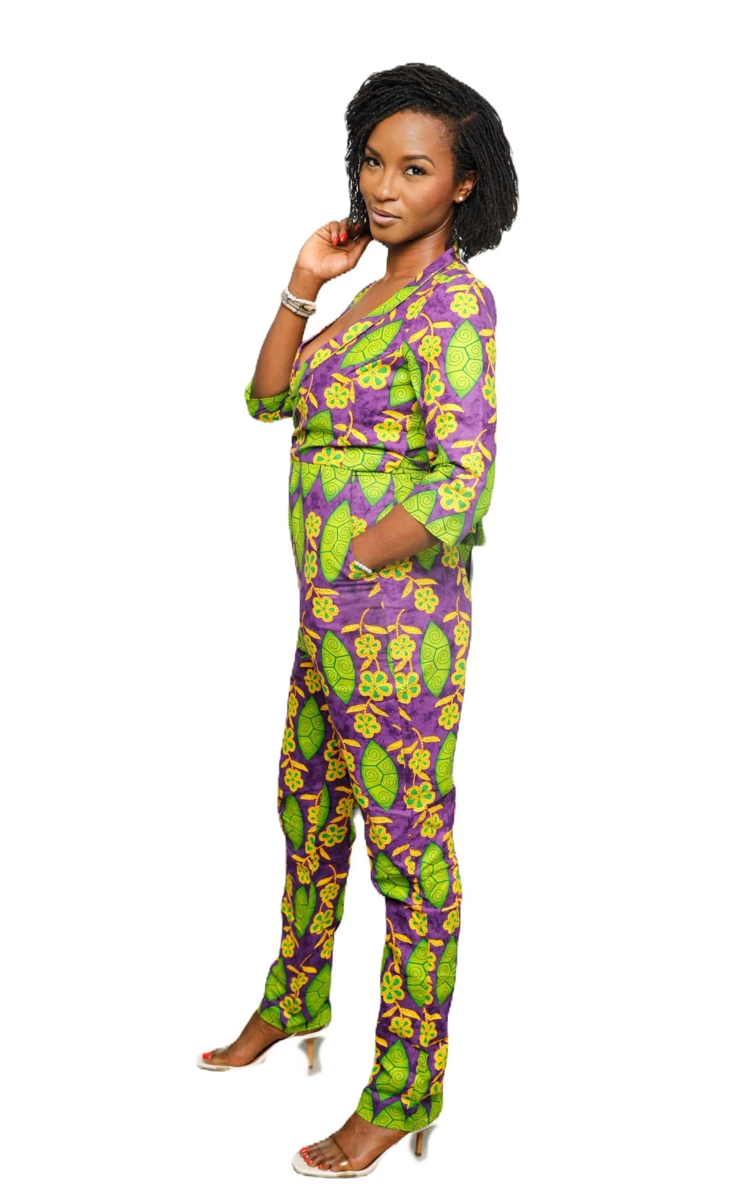 Glam Origins jumpsuit Jumpsuits Ankara 100% cotton Measurement: L Light lining Vibrant Colors Stylish True to roots Best dry clean Accessories not included Made in Nigeria
Soon jumpsuit