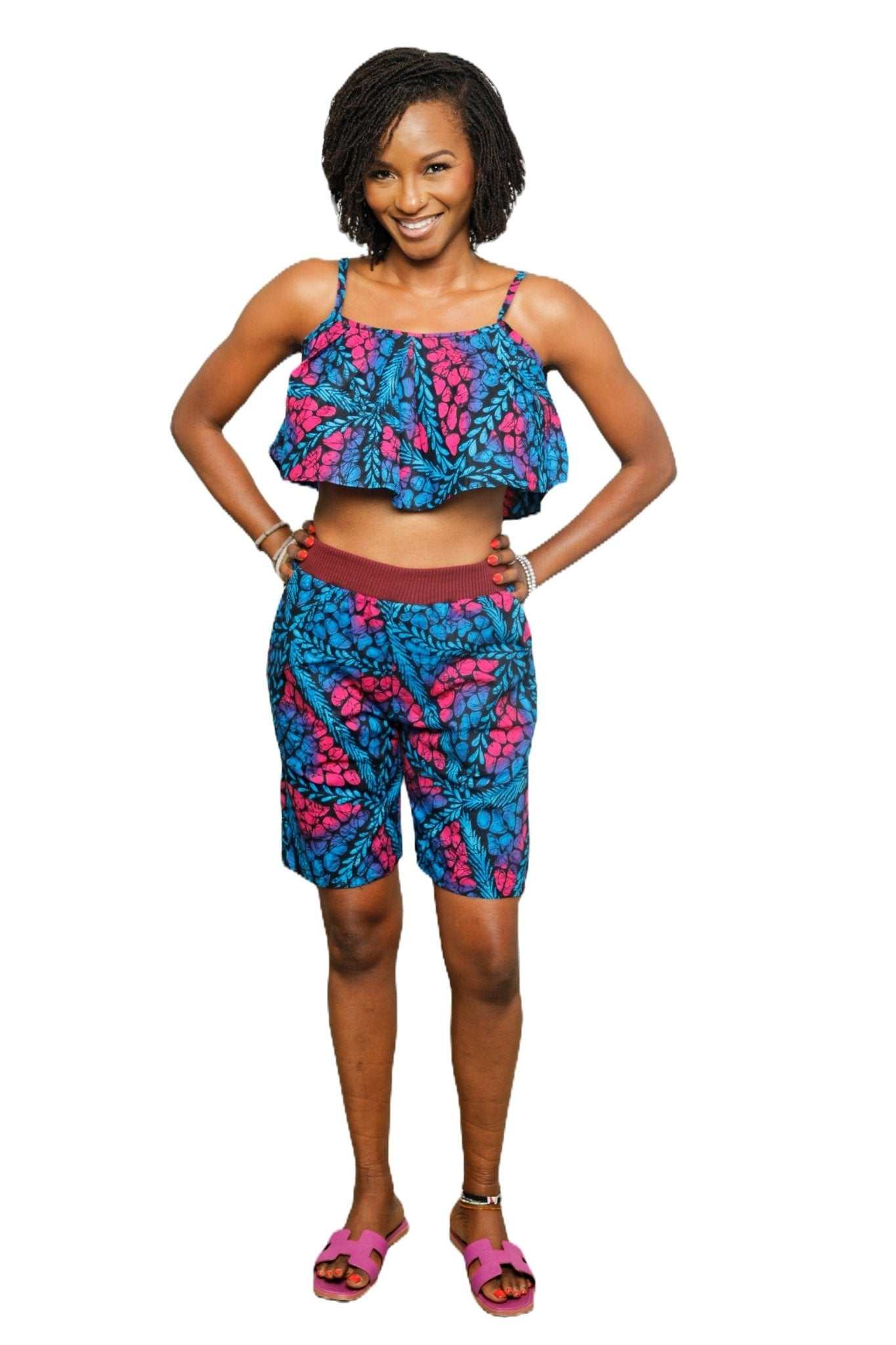 Glam Origins Ankara Crop top Tops 
Ankara 
100% cotton
Size: S (Items may run small and does not stretch due to nature of fabric)
Measurement:  S
Light lining
Vibrant Colors
Stylish
True to roots
Bes Ankara Crop top