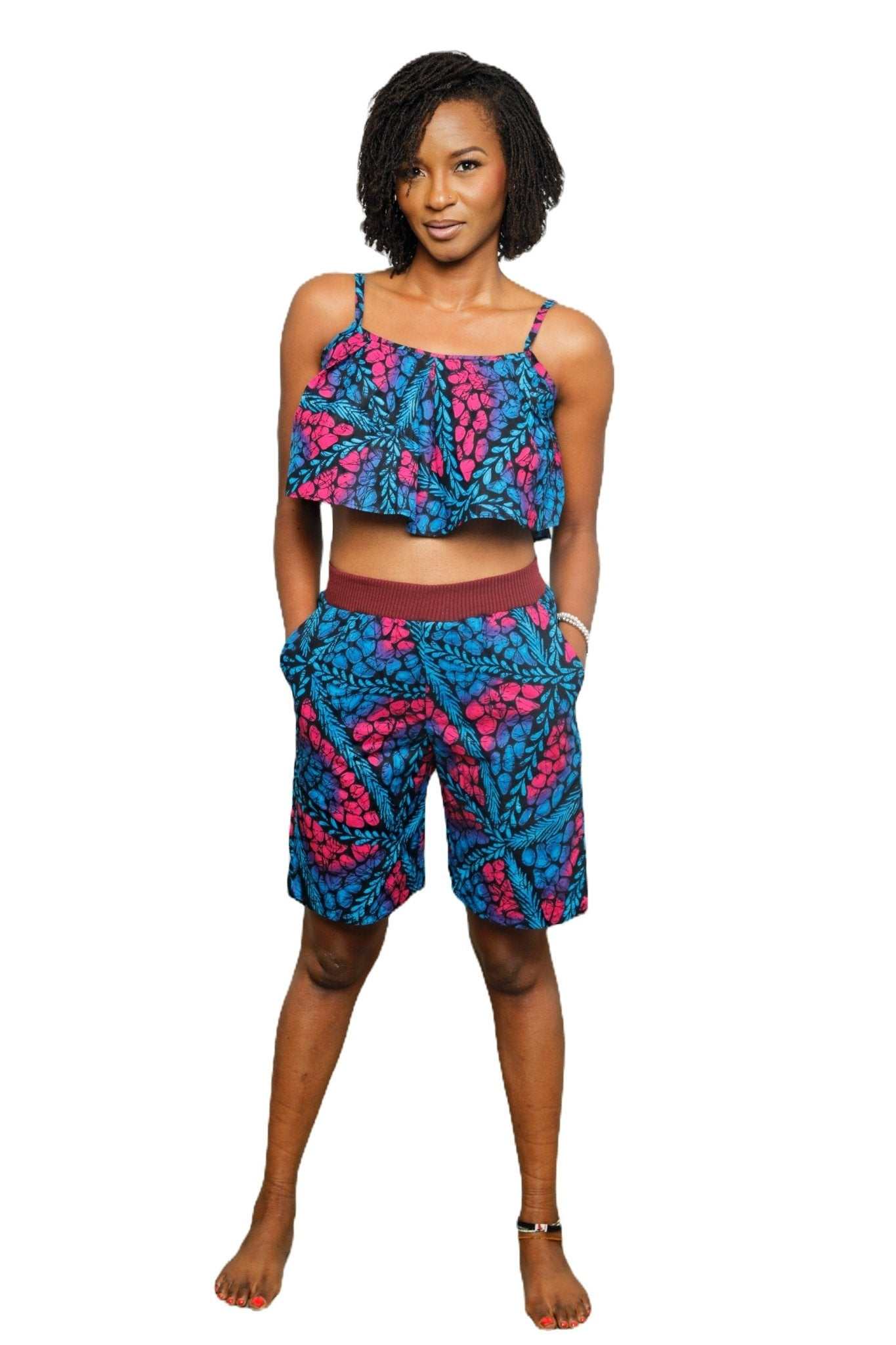 Glam Origins Ankara Crop top Tops 
Ankara 
100% cotton
Size: S (Items may run small and does not stretch due to nature of fabric)
Measurement:  S
Light lining
Vibrant Colors
Stylish
True to roots
Bes Ankara Crop top